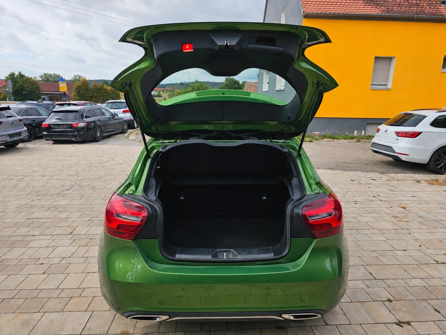 Mercedes-Benz A 180 BlueEfficiency, снимка 8 - Автомобили и джипове - 55770630