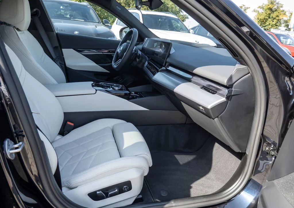 BMW 530E * M-SPORT* HEAD-UP* H&K* 360CAM* MEMORY* DISTR*  | Mobile.bg � ����������� 12