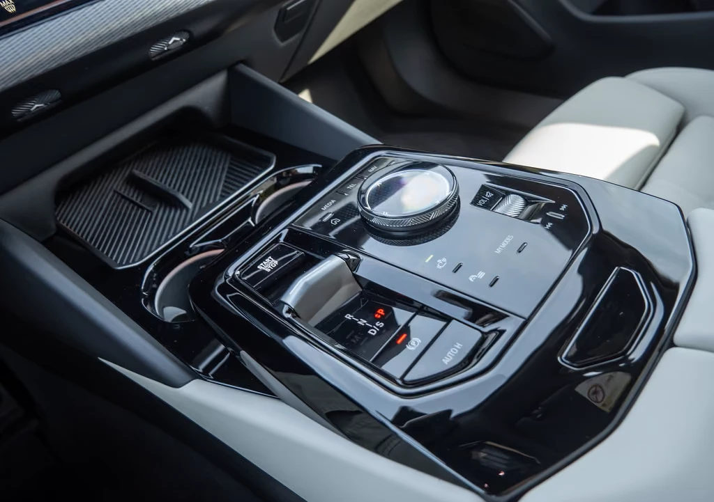 BMW 530E * M-SPORT* HEAD-UP* H&K* 360CAM* MEMORY* DISTR*  | Mobile.bg � ����������� 9