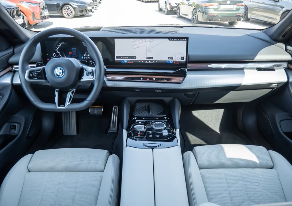 BMW 530E * M-SPORT* HEAD-UP* H&K* 360CAM* MEMORY* DISTR*  | Mobile.bg � ����������� 11