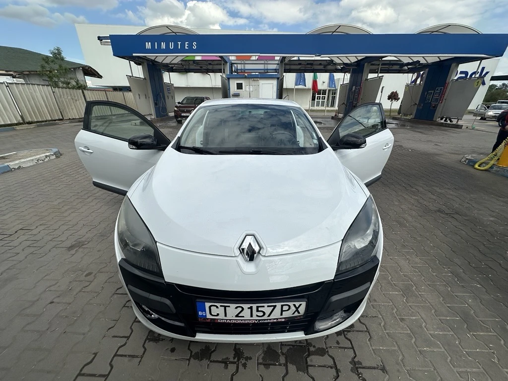 Renault Megane 1.6 16V, снимка 2 - Автомобили и джипове - 56681545