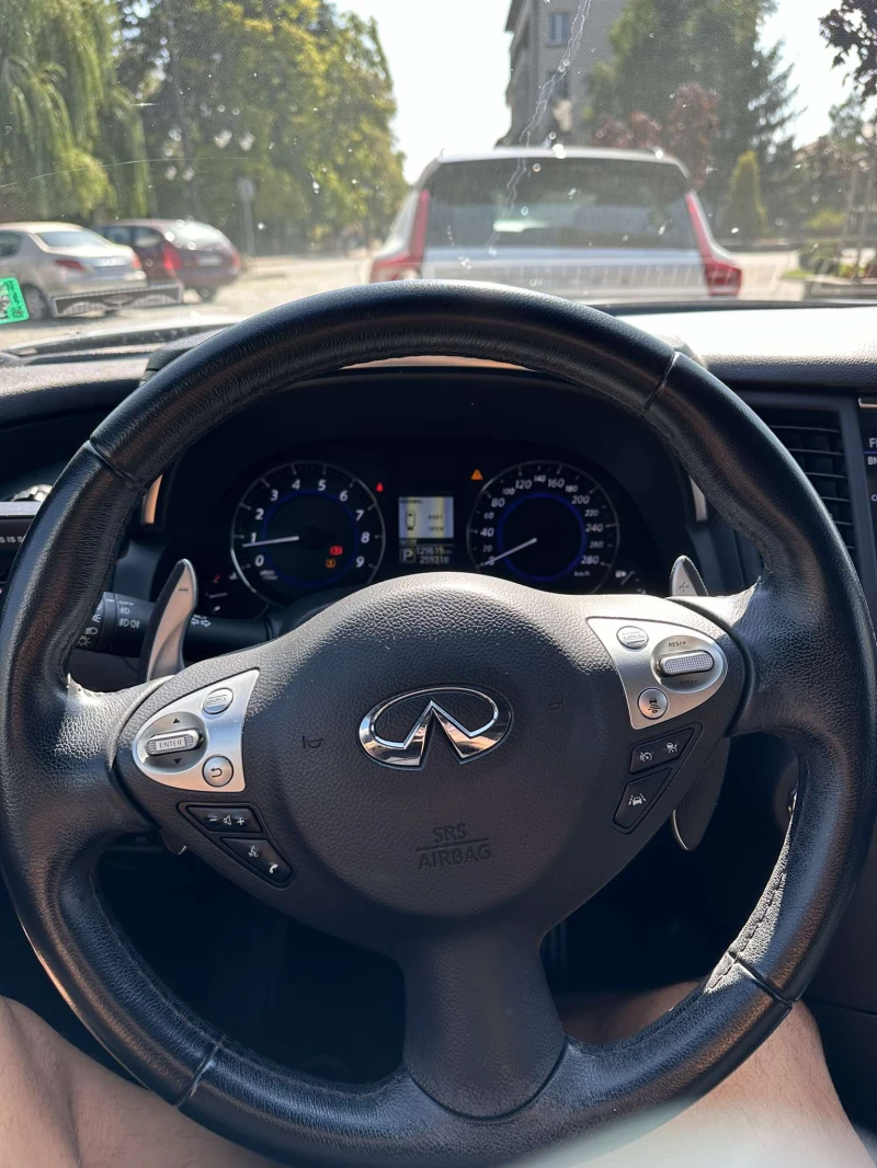 Infiniti QX70 S, снимка 8 - Автомобили и джипове - 47538367