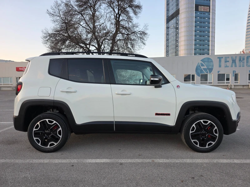 Jeep Renegade Trialhawk 2.0 M-jet 170kc AT9 4x4, снимка 3 - Автомобили и джипове - 52863670