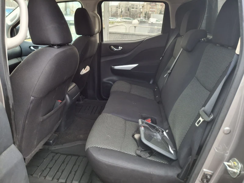Nissan Navara 2.3 dci, снимка 9 - Автомобили и джипове - 53007651