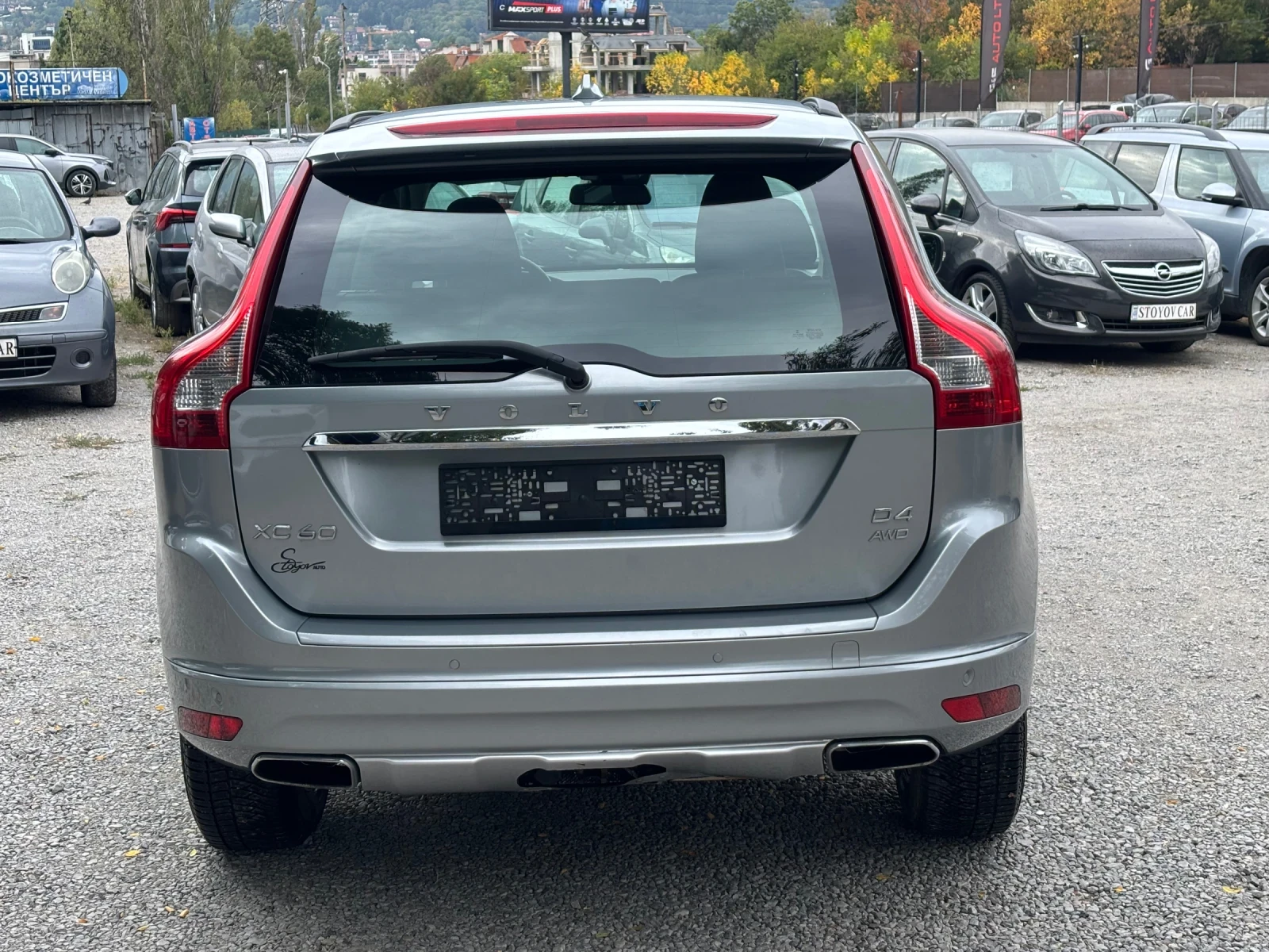 Volvo XC60 2.4 D4 AWD - изображение 5