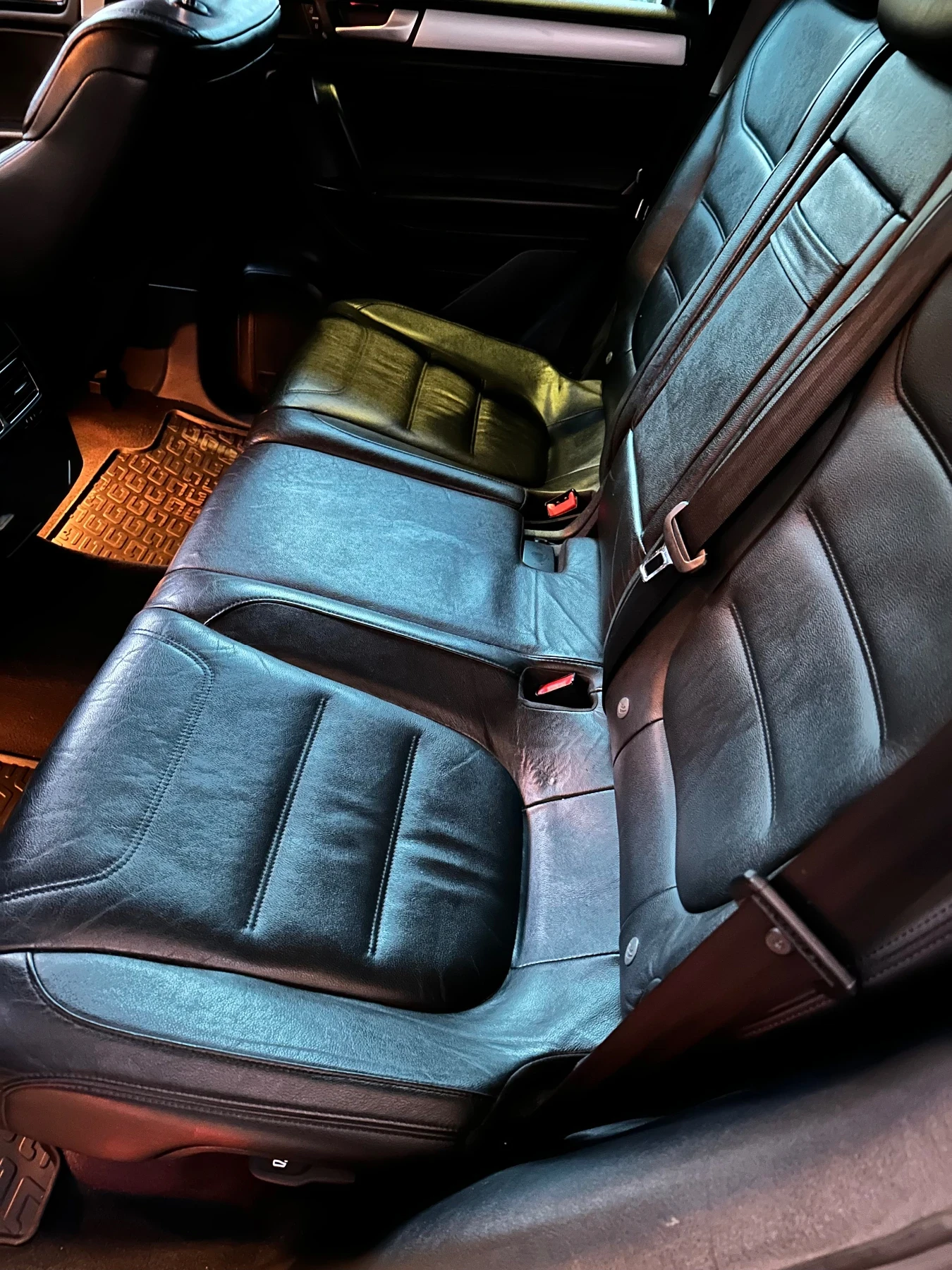 VW Touareg 3.0 TDI, 239hp, снимка 10 - Автомобили и джипове - 54015421