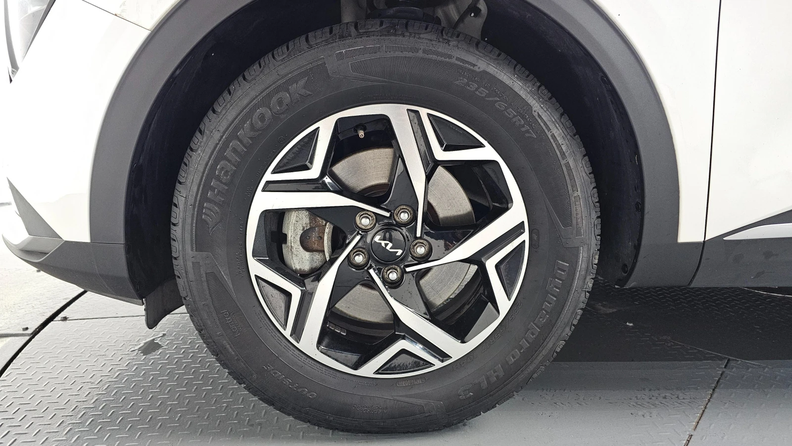 Kia Sportage 1.6T Trendy* HARMAN KARDON* ПОДГРЕВ* КАМЕРА* , снимка 5 - Автомобили и джипове - 54766015