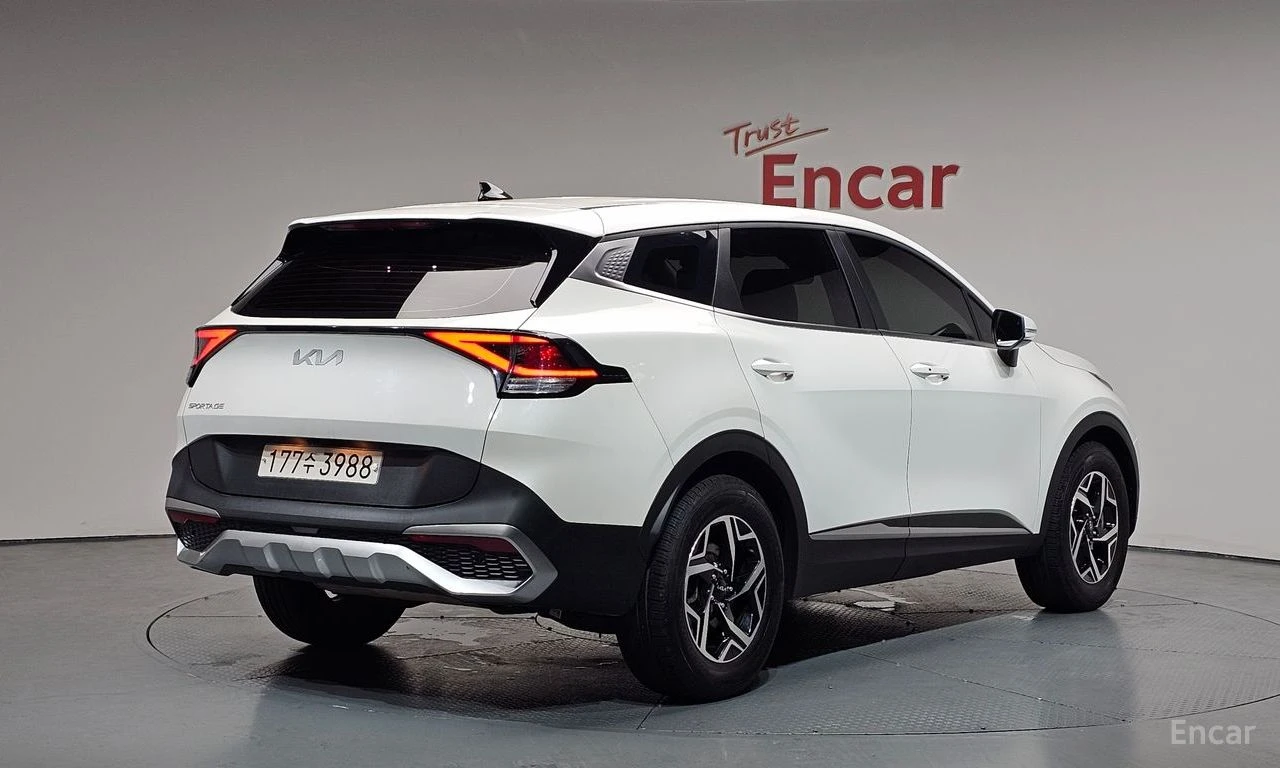 Kia Sportage 1.6T Trendy* HARMAN KARDON* ПОДГРЕВ* КАМЕРА* , снимка 3 - Автомобили и джипове - 54766015