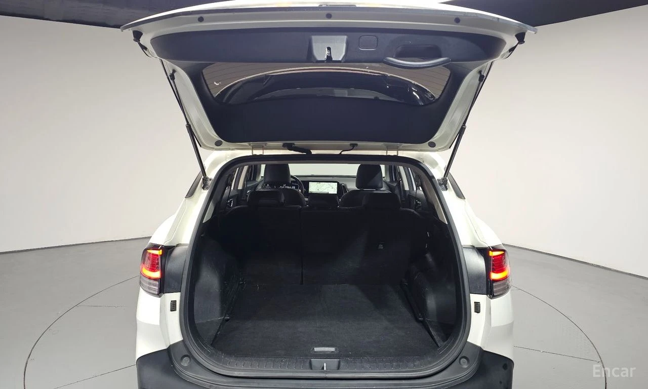 Kia Sportage 1.6T Trendy* HARMAN KARDON* ПОДГРЕВ* КАМЕРА* , снимка 17 - Автомобили и джипове - 54766015