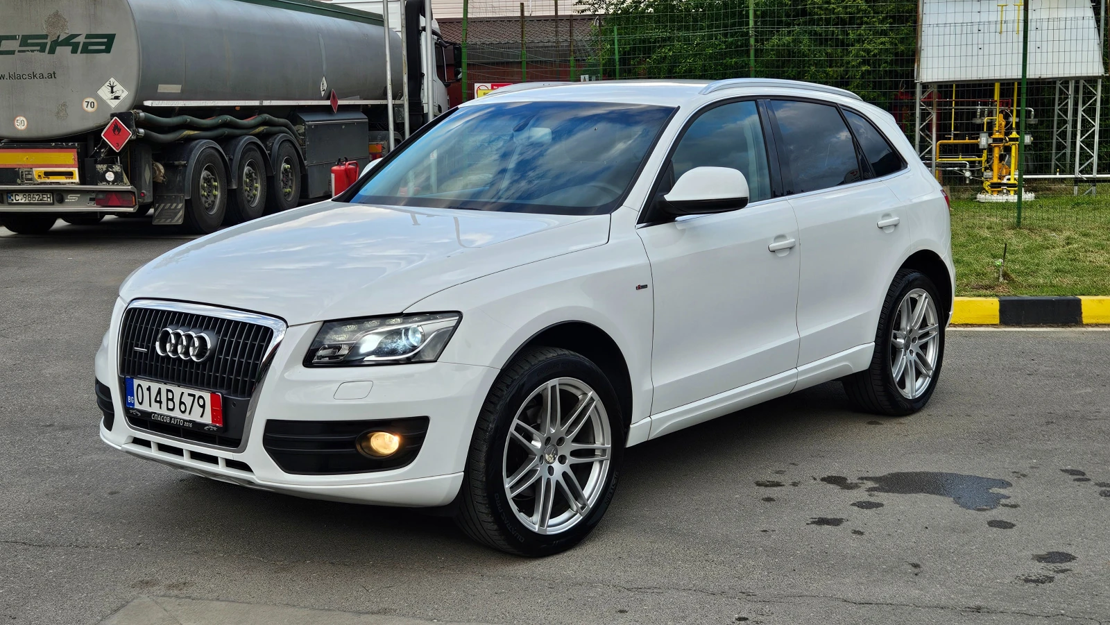 Audi Q5 2.0 QUATTRO/NAVIG/KSENON, снимка 2 - Автомобили и джипове - 54807196