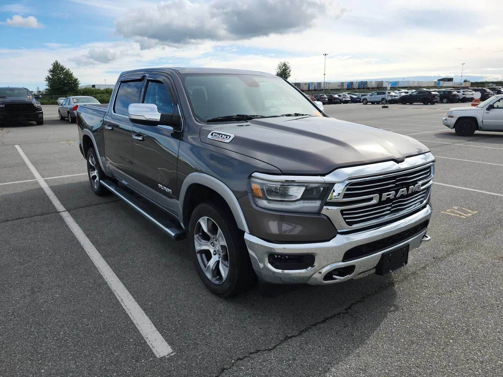 Dodge RAM 1500 LARAMIE* ОБДУХ* ПОДГРЕВ* HARMAN/KARDON* ПАНО* , снимка 2 - Автомобили и джипове - 55448210