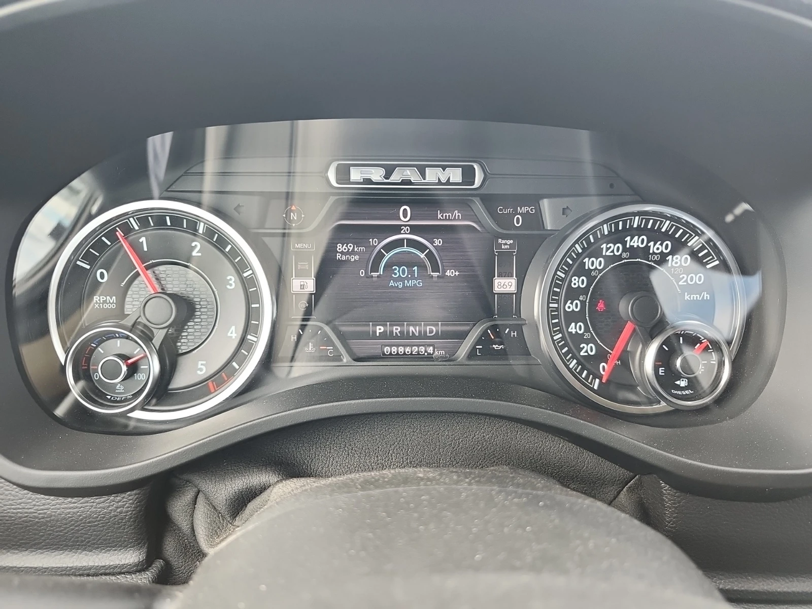 Dodge RAM 1500 LARAMIE* ОБДУХ* ПОДГРЕВ* HARMAN/KARDON* ПАНО* , снимка 9 - Автомобили и джипове - 55448210