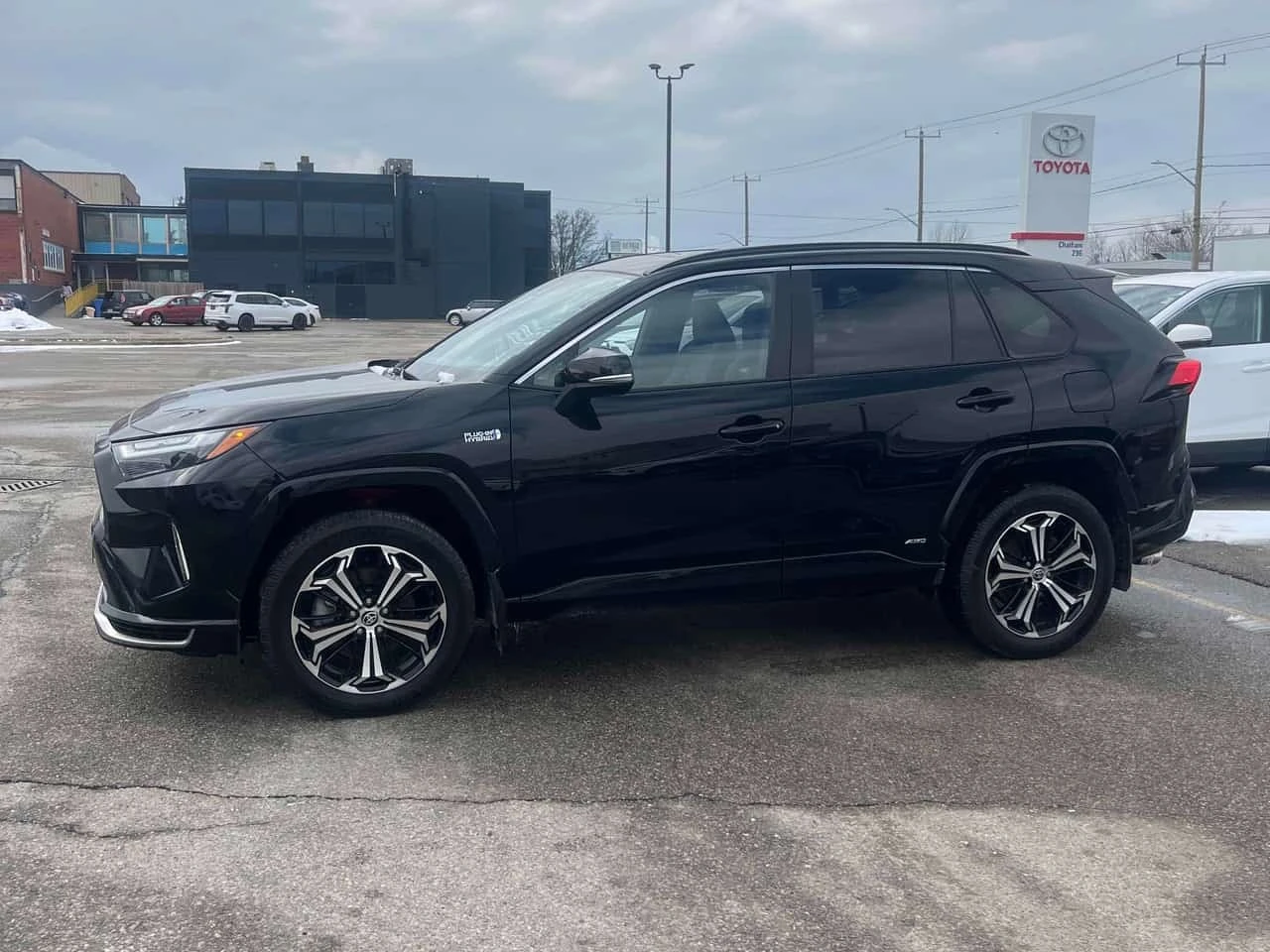 Toyota Rav4 * AWD * CARFAX * БЕЗ ПЪРВОНАЧАЛНА ВНОСКА, снимка 2 - Автомобили и джипове - 55754365