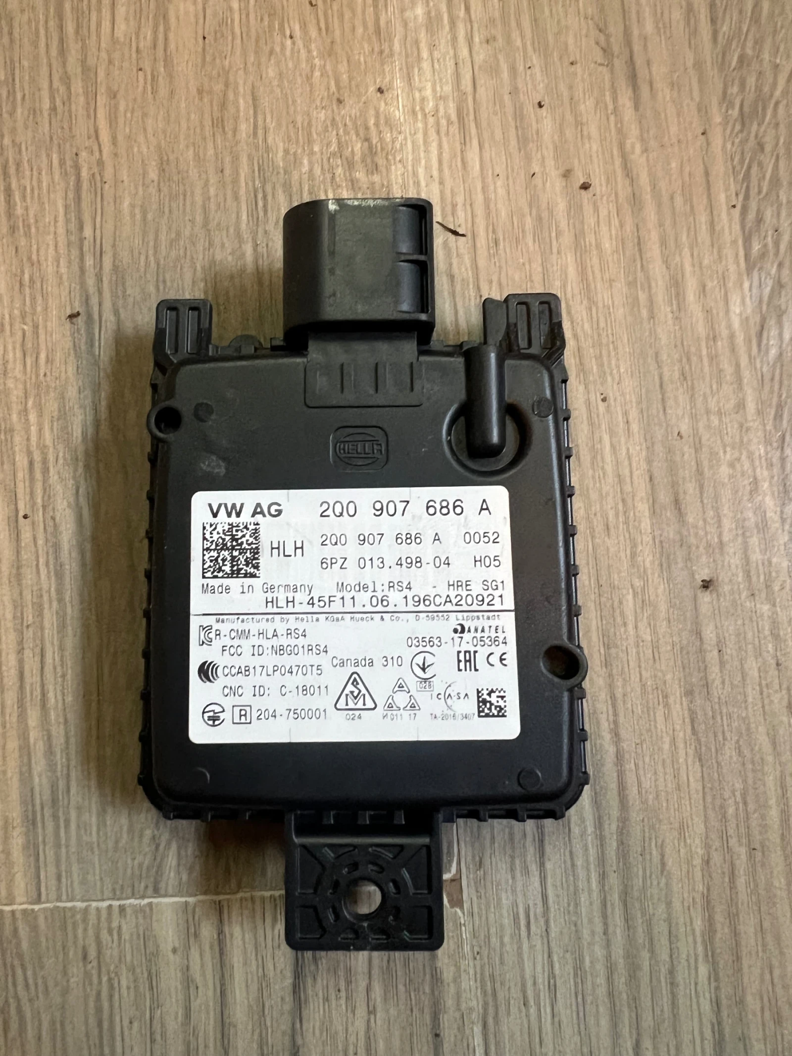 2Q0907686A 2Q0 907 686 A   VW T-CROSS  | Mobile.bg   1