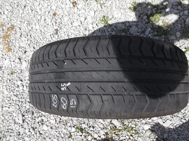 Гуми Летни 205/60R15, снимка 1 - Гуми и джанти - 14903646