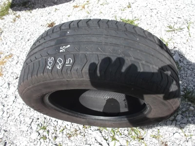 Гуми Летни 205/60R15, снимка 2 - Гуми и джанти - 14903646