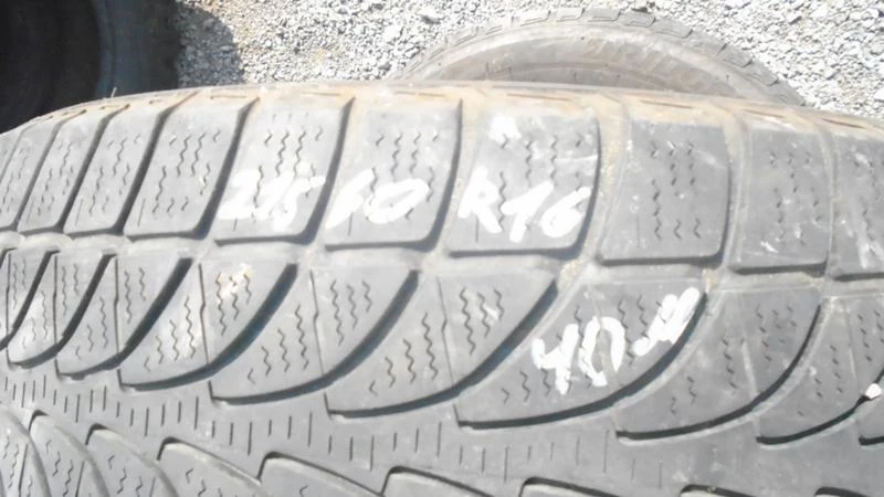 Гуми Зимни 215/60R16, снимка 1 - Гуми и джанти - 22770624