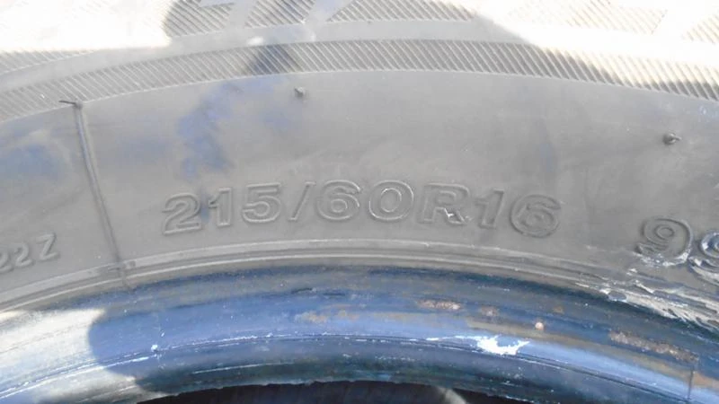 Гуми Зимни 215/60R16, снимка 5 - Гуми и джанти - 22770624