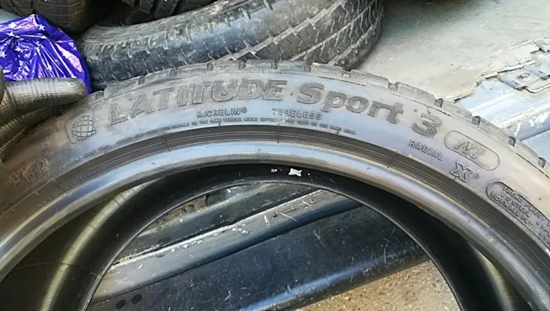 Гуми Летни 295/35R21, снимка 6 - Гуми и джанти - 25600085