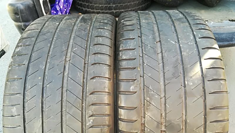 Гуми Летни 295/35R21, снимка 1 - Гуми и джанти - 25600085