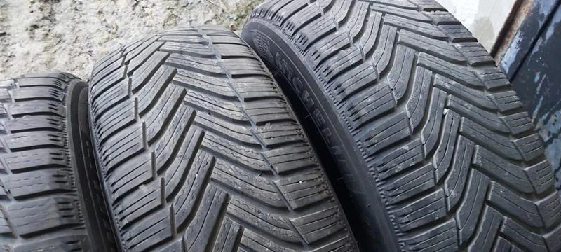 Гуми Зимни 225/55R17, снимка 4 - Гуми и джанти - 35124962