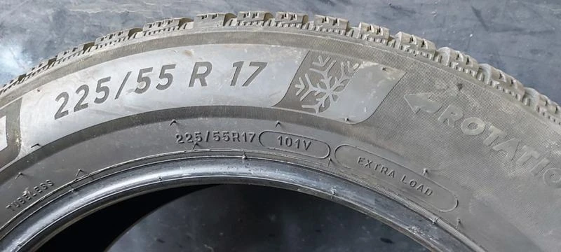 Гуми Зимни 225/55R17, снимка 8 - Гуми и джанти - 35124962