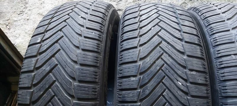 Гуми Зимни 225/55R17, снимка 3 - Гуми и джанти - 35124962