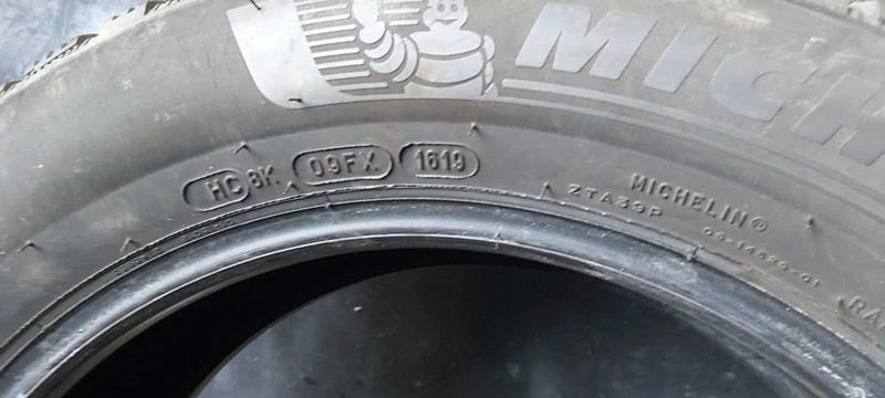 Гуми Зимни 225/55R17, снимка 7 - Гуми и джанти - 35124962