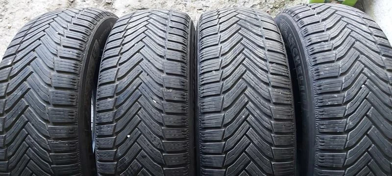 Гуми Зимни 225/55R17, снимка 1 - Гуми и джанти - 35124962