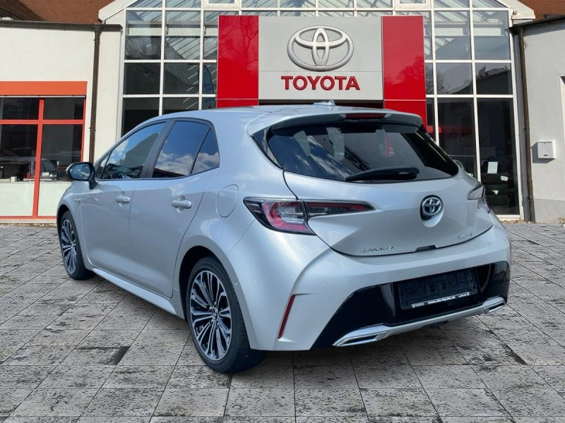 Toyota Corolla 2.0 Hybrid Club* Tech-Package, снимка 3 - Автомобили и джипове - 48307160