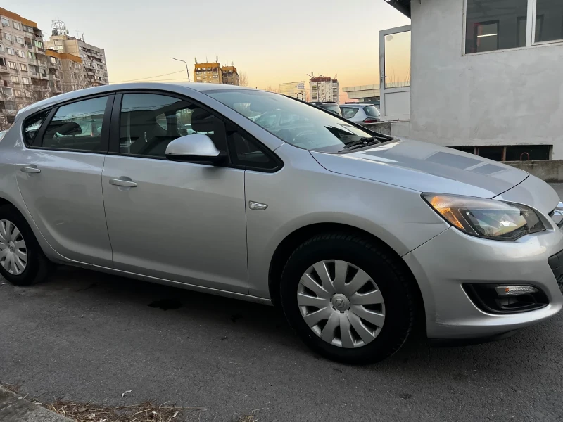 Opel Astra 1.7CDTI 110кс Хечбек, снимка 8 - Автомобили и джипове - 48408677