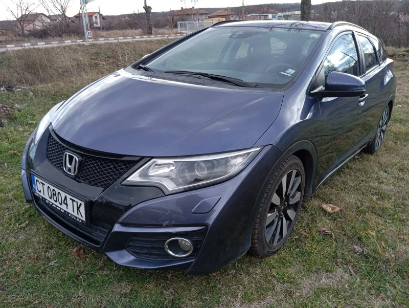 Honda Civic 1.8 Tourer , снимка 8 - Автомобили и джипове - 48523624