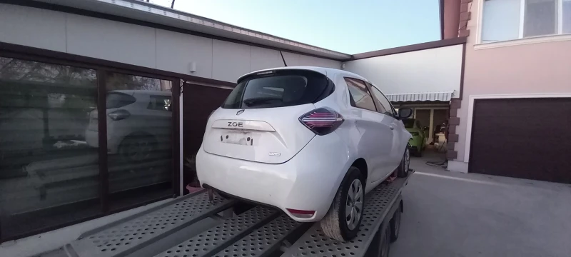 Renault Zoe, снимка 1 - Автомобили и джипове - 49470332