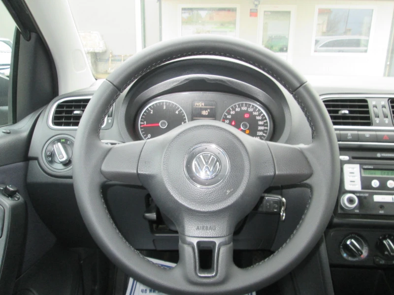 VW Polo 1.6TDI 105kc, снимка 13 - Автомобили и джипове - 52989563