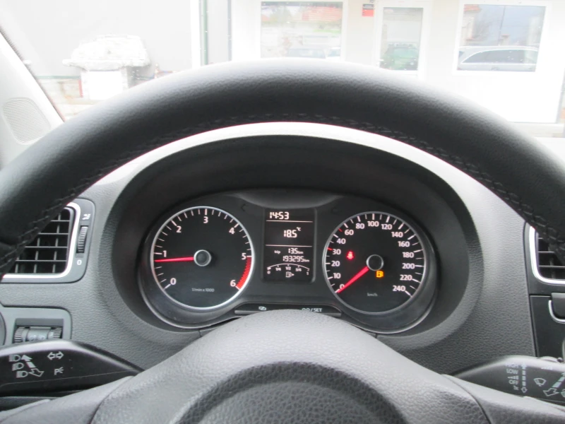 VW Polo 1.6TDI 105kc, снимка 11 - Автомобили и джипове - 52989563