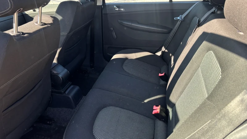 Skoda Fabia Нов внос от Германия Автомат, снимка 6 - Автомобили и джипове - 53165314