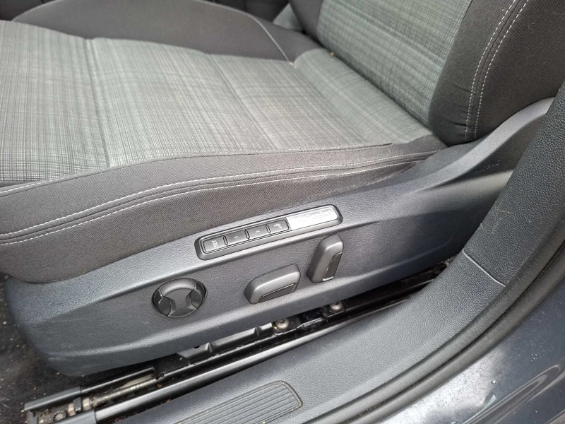 VW Passat 2.0TDI/190к.с./FACE/N1/ДДС/лизинг, снимка 4 - Автомобили и джипове - 53219032