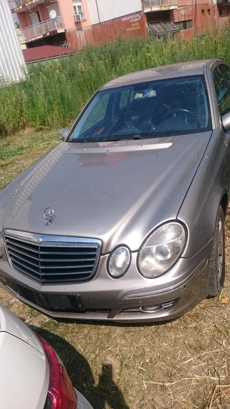 Mercedes-Benz E 270 2.7 CDI, снимка 1 - Автомобили и джипове - 48184106