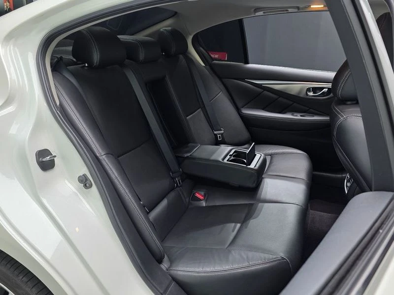 Infiniti Q50 3.0 Automatic, снимка 15 - Автомобили и джипове - 55597677