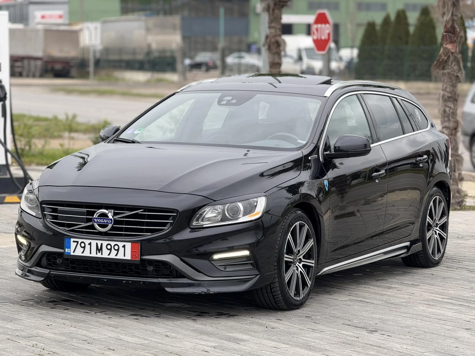 Volvo V60 2.4 D6 AWD Plug-In Hybrid FULL OPTIONS POLESTAR  , снимка 1