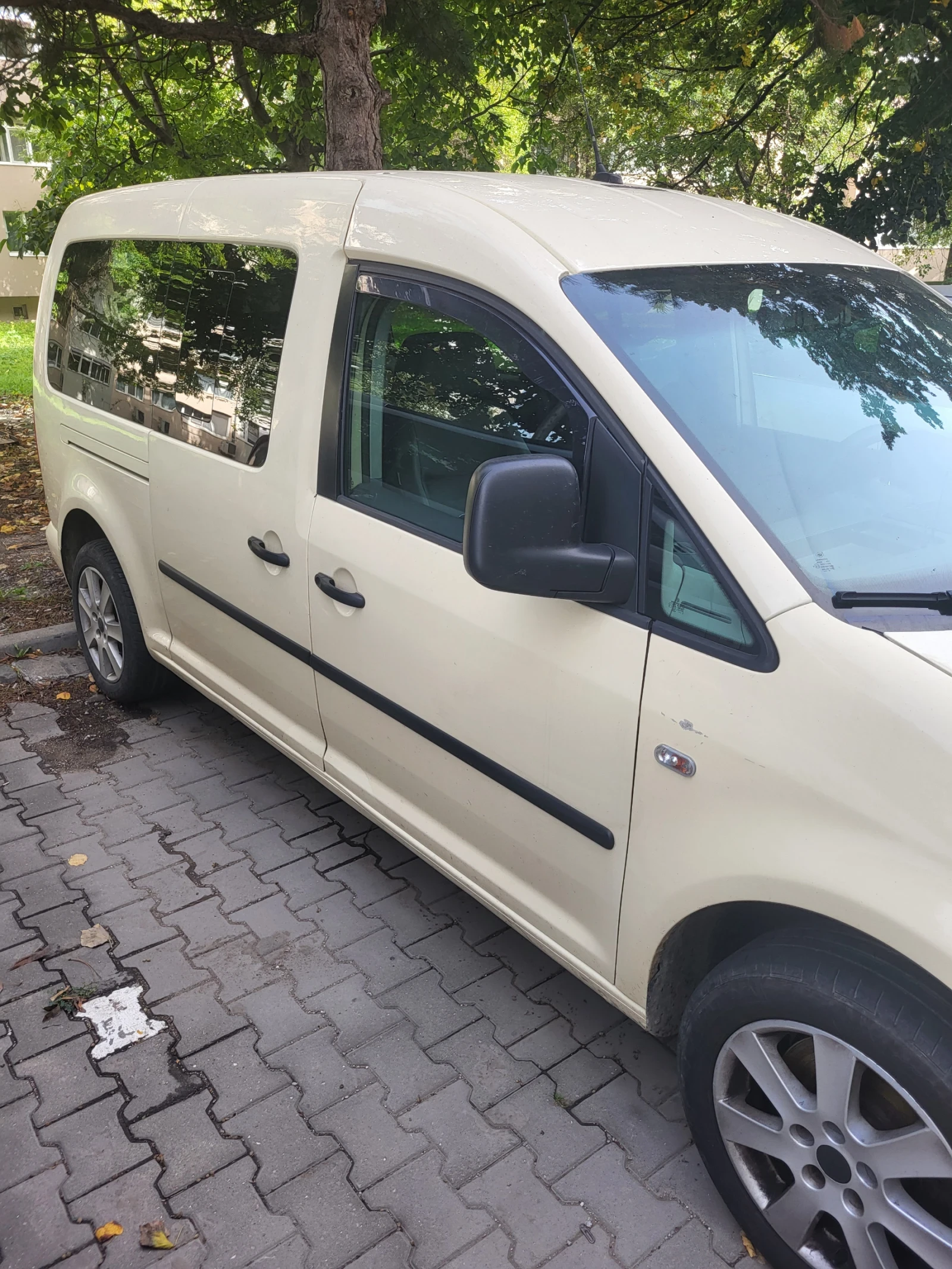 VW Caddy 2000кубика, 109коня  - изображение 3