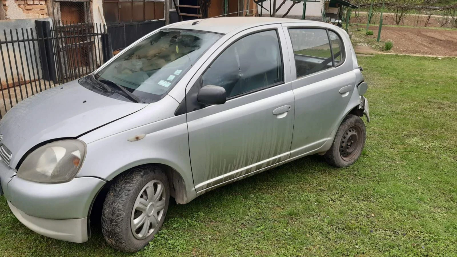 Toyota Yaris  - изображение 6