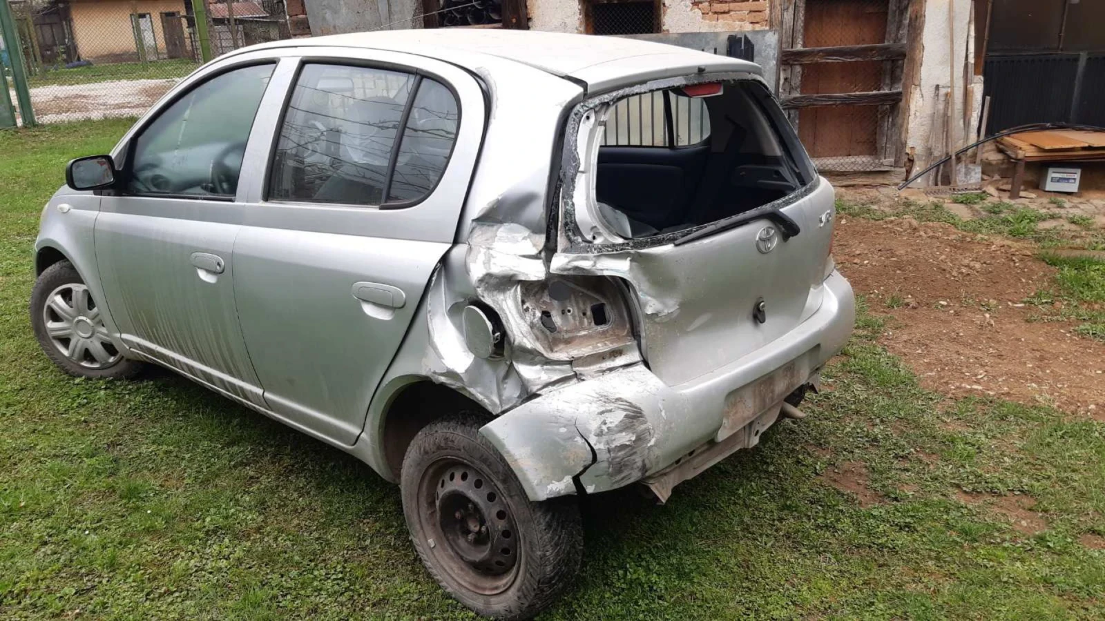 Toyota Yaris  - изображение 5