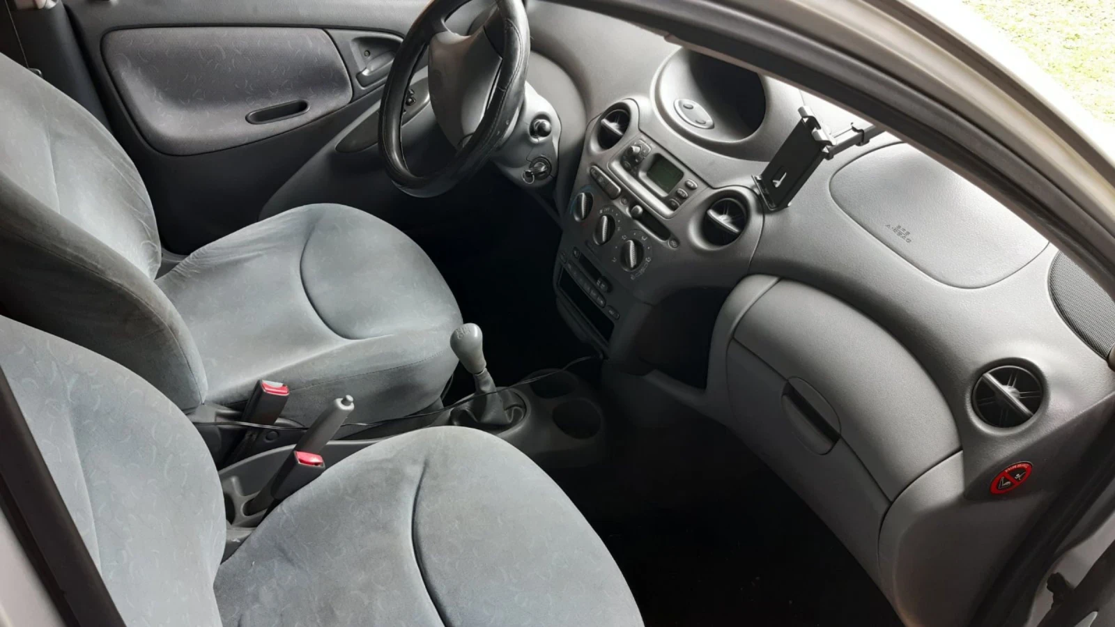 Toyota Yaris  - изображение 2