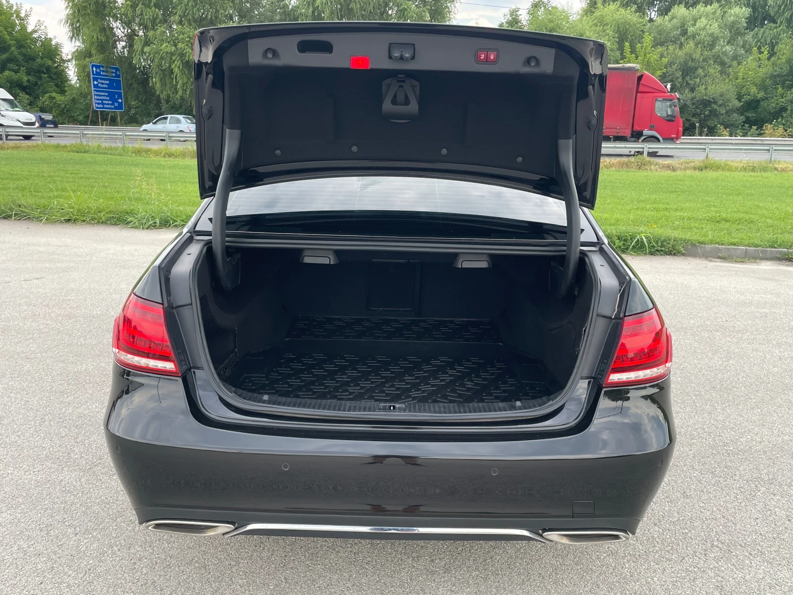 Mercedes-Benz E 350 4MATIC - изображение 8