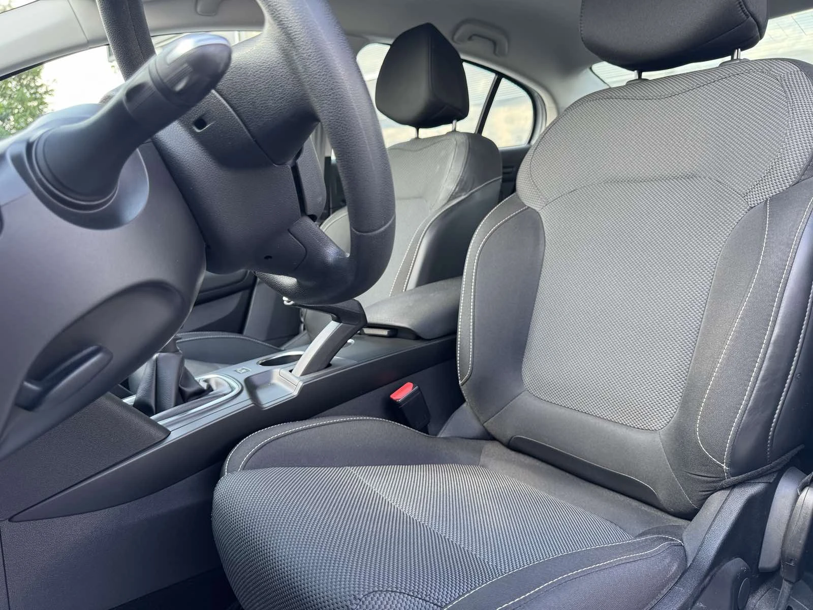 Renault Megane 1.3TCe 140 к.с./Life - изображение 10