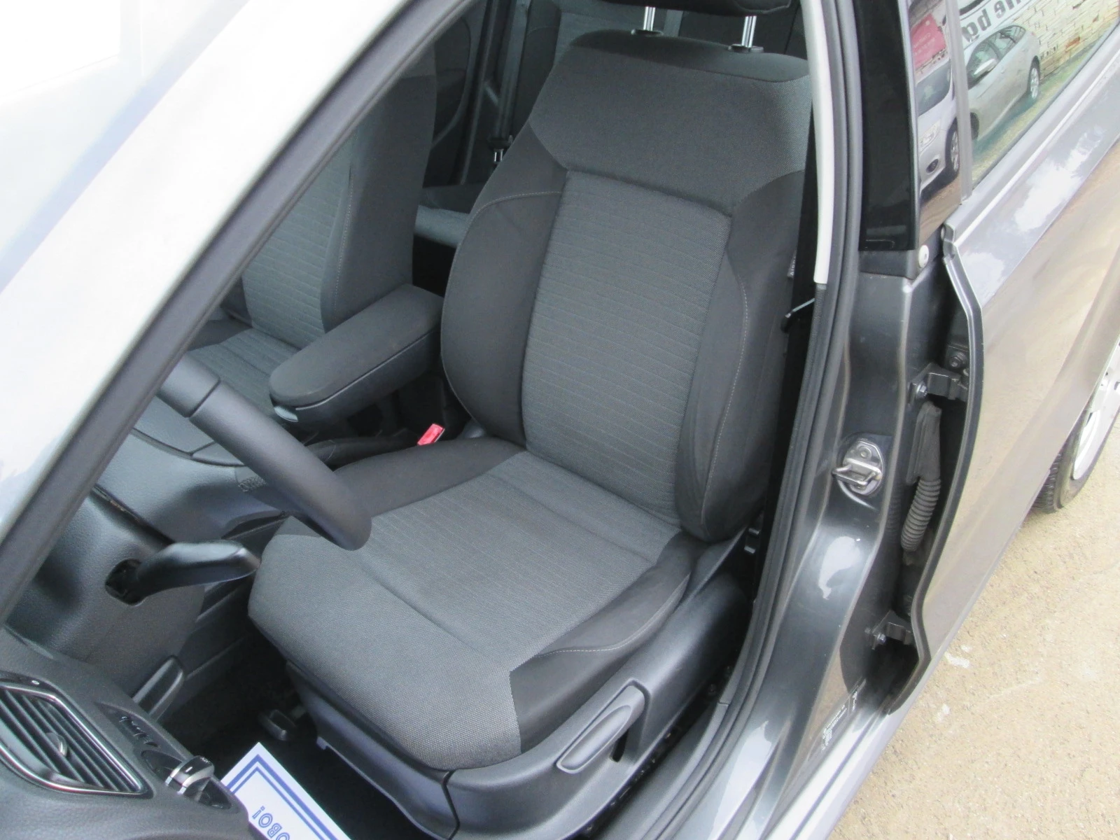 VW Polo 1.6TDI 105kc - изображение 9