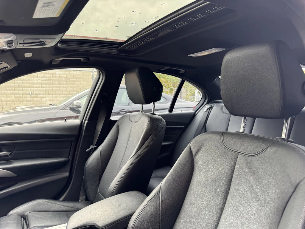 BMW 335 xDrive* АвтоКредит* (ЦЕНА ДО БГ), снимка 9 - Автомобили и джипове - 53756854