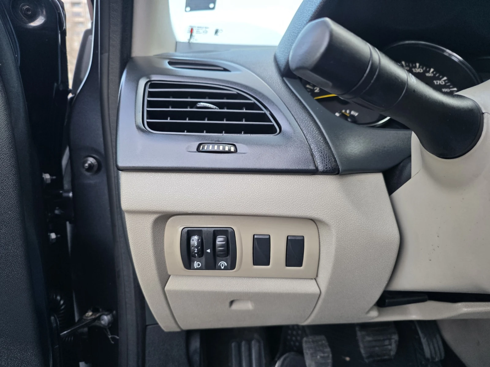 Renault Fluence, снимка 13 - Автомобили и джипове - 54201740