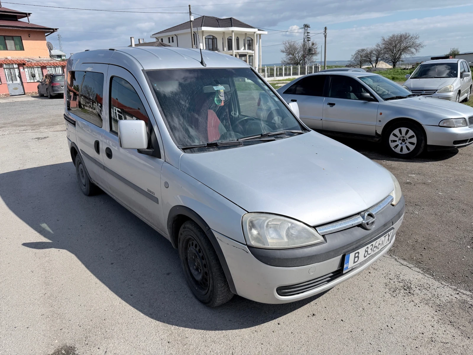 Opel Combo 1.4Газ Бензин, снимка 4 - Автомобили и джипове - 54312756